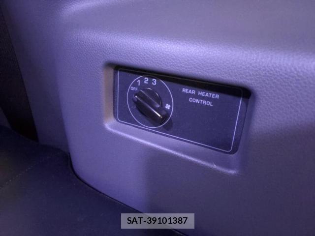 Nissan NV350 Caravan 2015-07 7787924-27