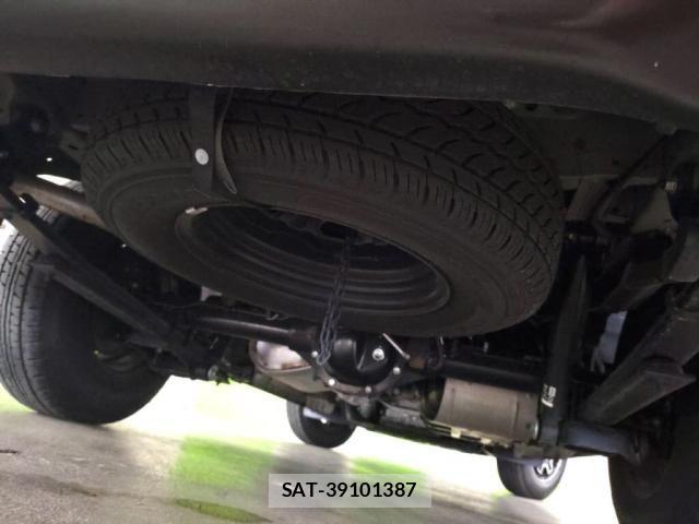 Nissan NV350 Caravan 2015-07 7787924-29