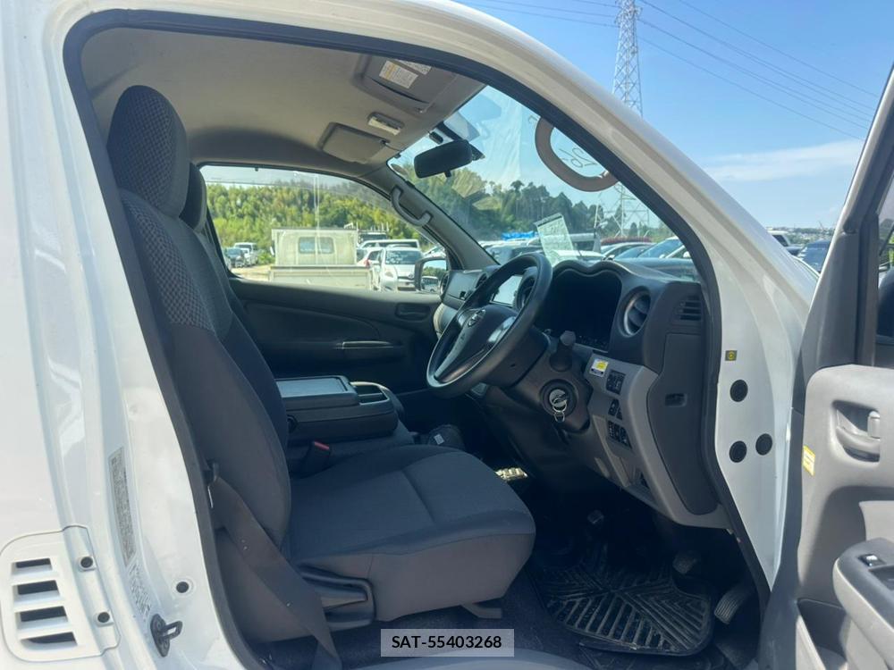 Nissan NV350 Caravan 2020 7009996-11