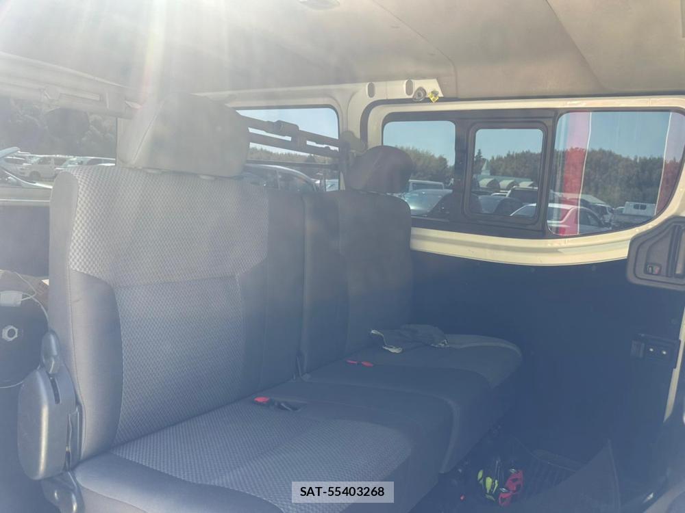 Nissan NV350 Caravan 2020 7009996-8