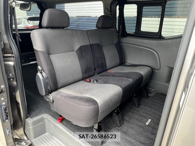 Nissan NV350 Caravan 2013-01 7787918-10