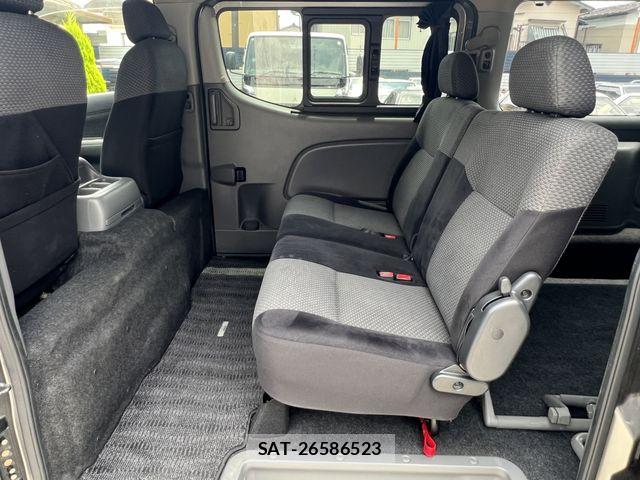 Nissan NV350 Caravan 2013-01 7787918-13