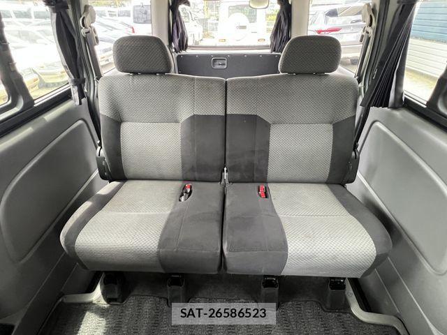 Nissan NV350 Caravan 2013-01 7787918-15