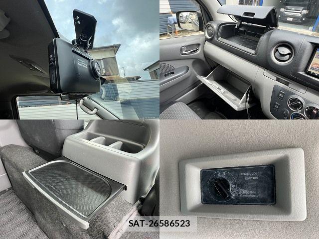Nissan NV350 Caravan 2013-01 7787918-20