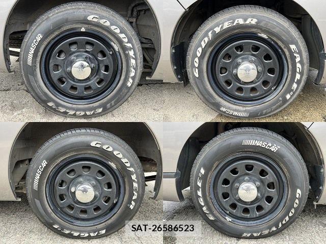 Nissan NV350 Caravan 2013-01 7787918-22