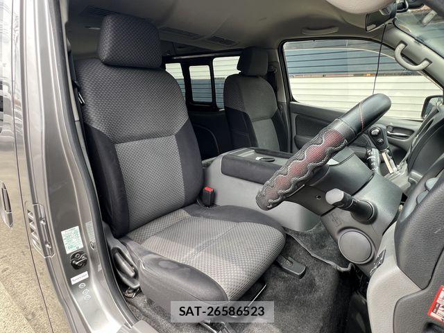 Nissan NV350 Caravan 2013-01 7787918-6
