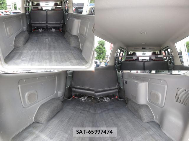 Nissan NV350 Caravan 2017-07 7787925-16