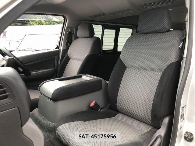 Nissan NV350 Caravan 2014-09 7787922-21