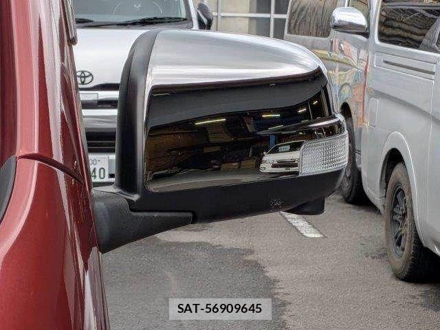 Nissan NV350 Caravan 2019-08 7787930-25