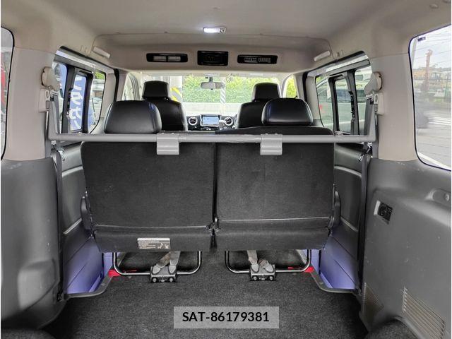 Nissan NV350 Caravan 2012-10 7878557-9