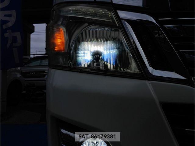 Nissan NV350 Caravan 2012-10 7878557-21