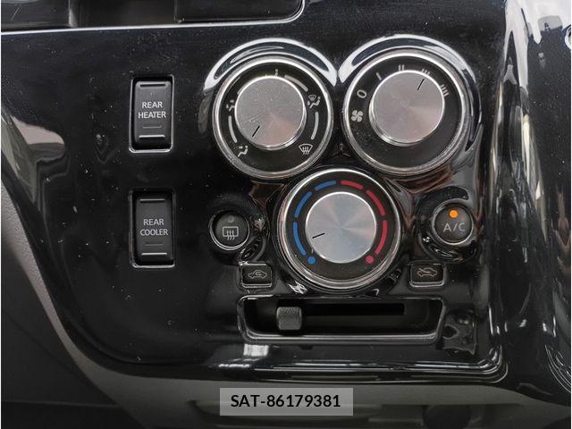 Nissan NV350 Caravan 2012-10 7878557-24