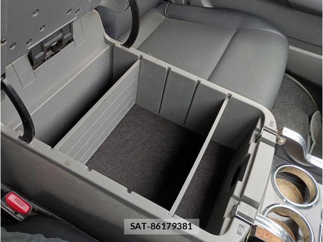 Nissan NV350 Caravan 2012-10 7878557-26