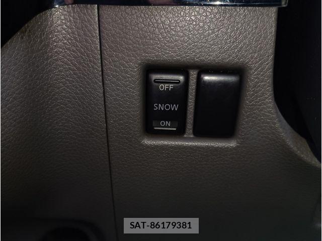Nissan NV350 Caravan 2012-10 7878557-28