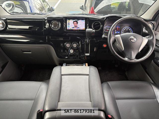 Nissan NV350 Caravan 2012-10 7878557-2