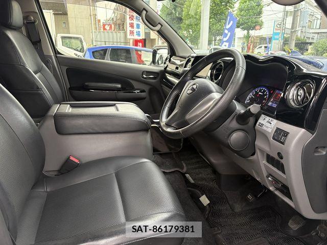 Nissan NV350 Caravan 2012-10 7878557-4