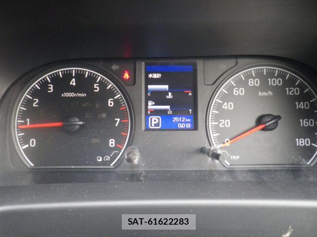 Nissan NV350 Caravan 2013-08 7878555-10