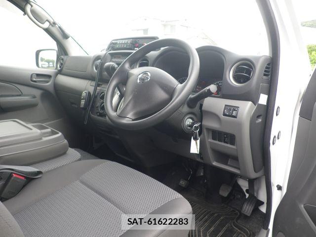 Nissan NV350 Caravan 2013-08 7878555-2
