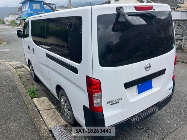 Nissan NV350 Caravan 2012-11 7963148-2