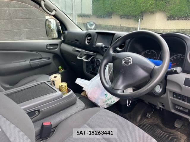 Nissan NV350 Caravan 2012-11 7963148-5
