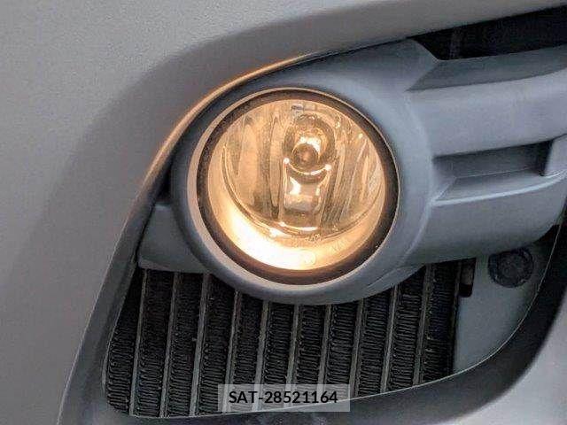Nissan NV350 Caravan 2015-04 7963147-11