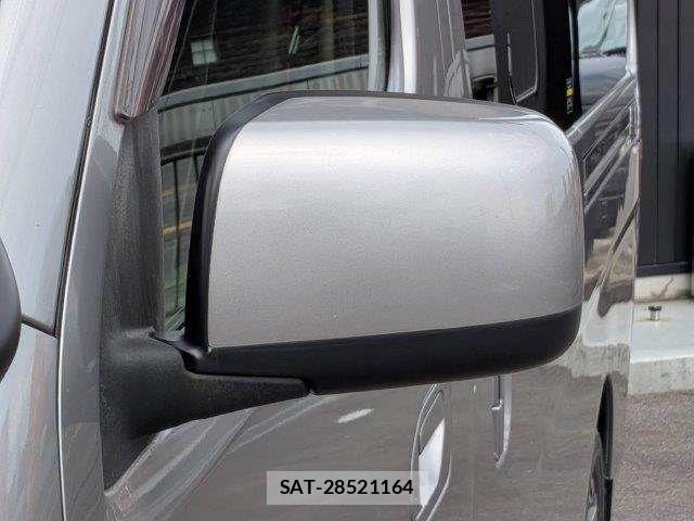 Nissan NV350 Caravan 2015-04 7963147-24