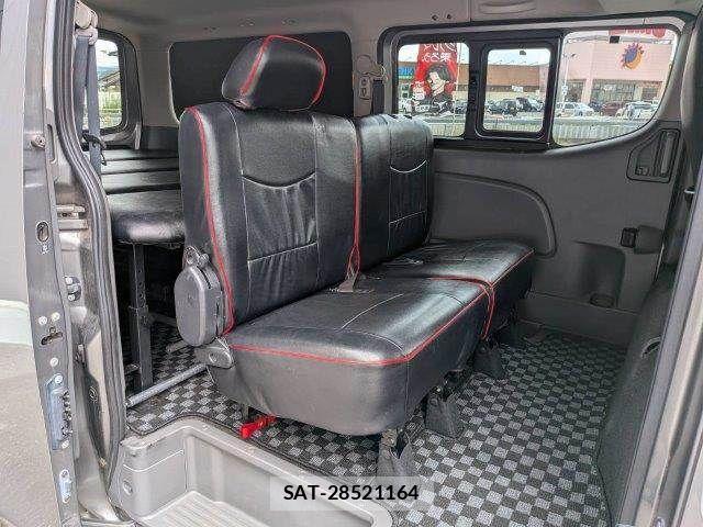 Nissan NV350 Caravan 2015-04 7963147-7