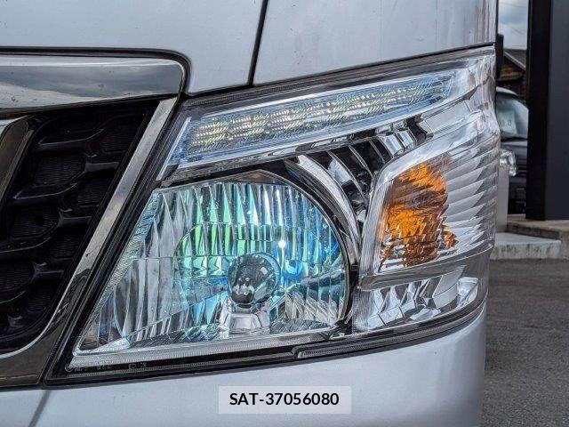 Nissan NV350 Caravan 2015-04 7963141-12