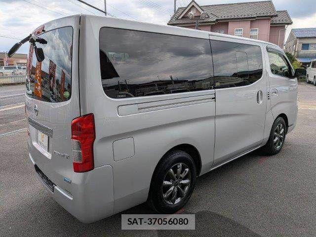 Nissan NV350 Caravan 2015-04 7963141-18