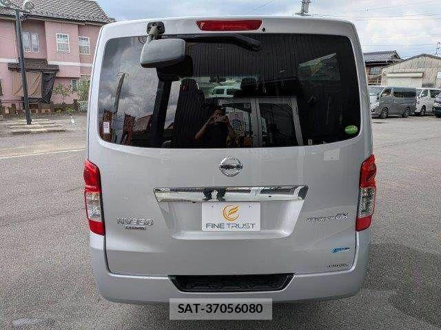 Nissan NV350 Caravan 2015-04 7963141-19