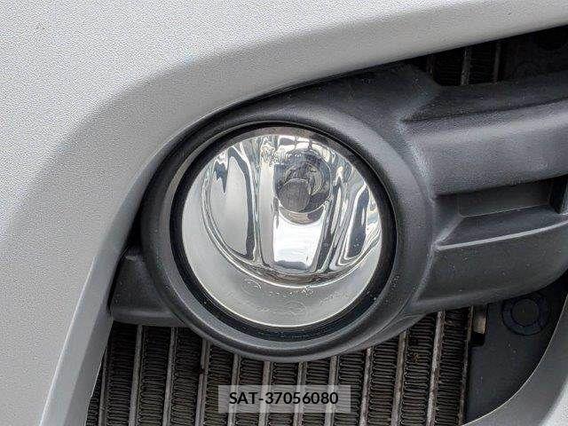 Nissan NV350 Caravan 2015-04 7963141-24