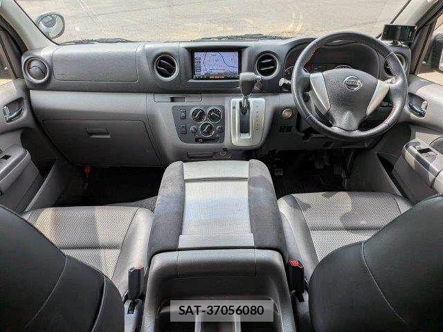 Nissan NV350 Caravan 2015-04 7963141-2
