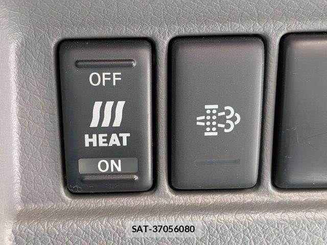 Nissan NV350 Caravan 2015-04 7963141-6