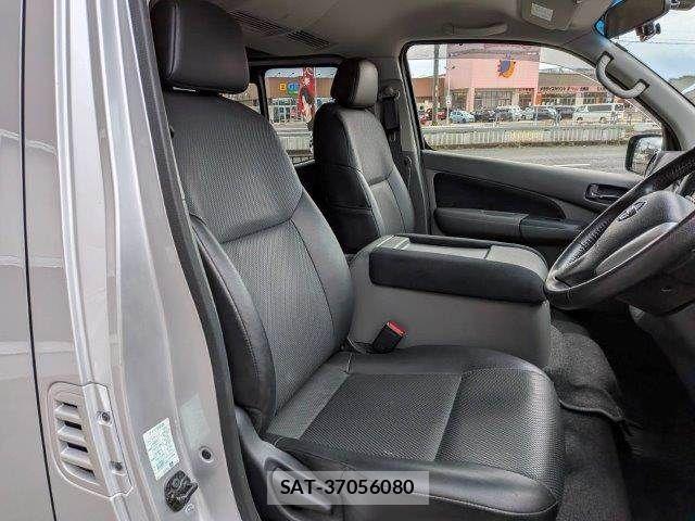 Nissan NV350 Caravan 2015-04 7963141-8