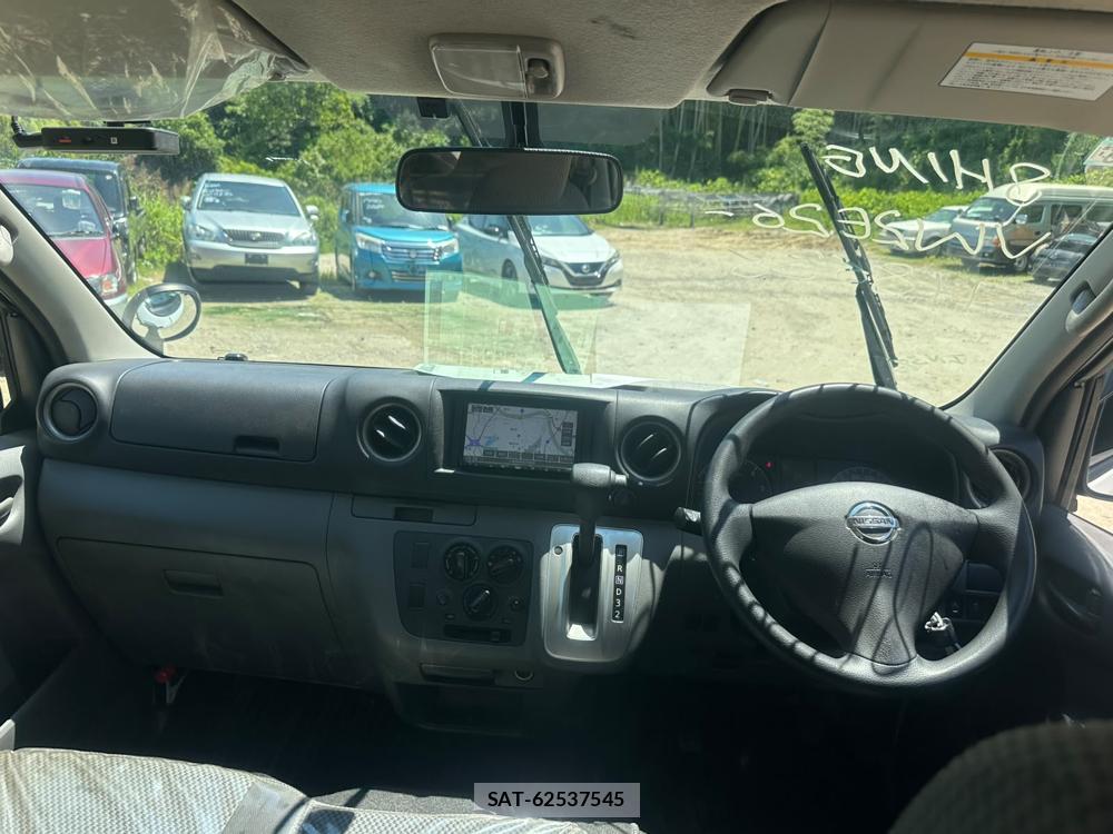 Nissan NV350 Caravan 2020-06 7534194-12