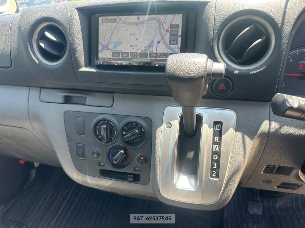 Nissan NV350 Caravan 2020-06 7534194-18