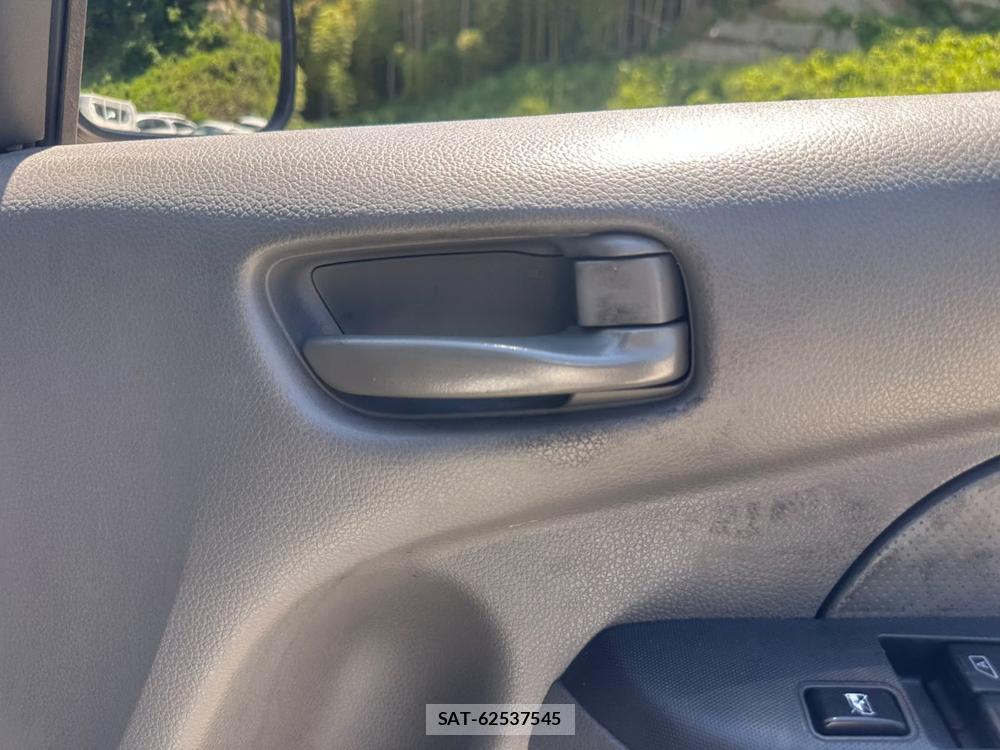 Nissan NV350 Caravan 2020-06 7534194-19
