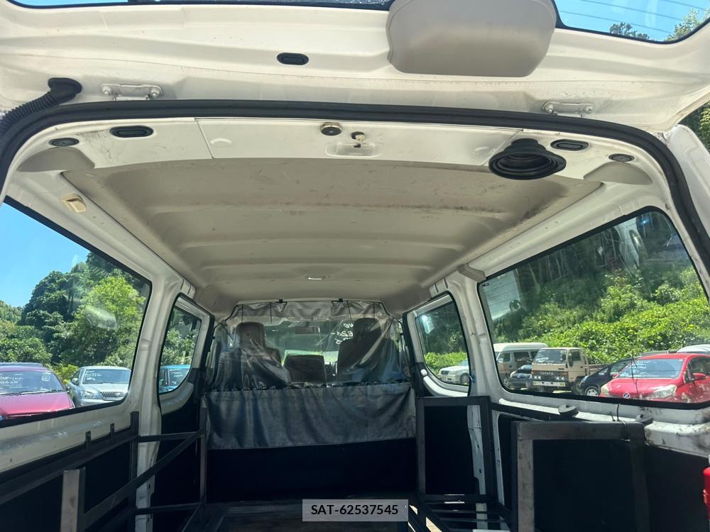 Nissan NV350 Caravan 2020-06 7534194-21