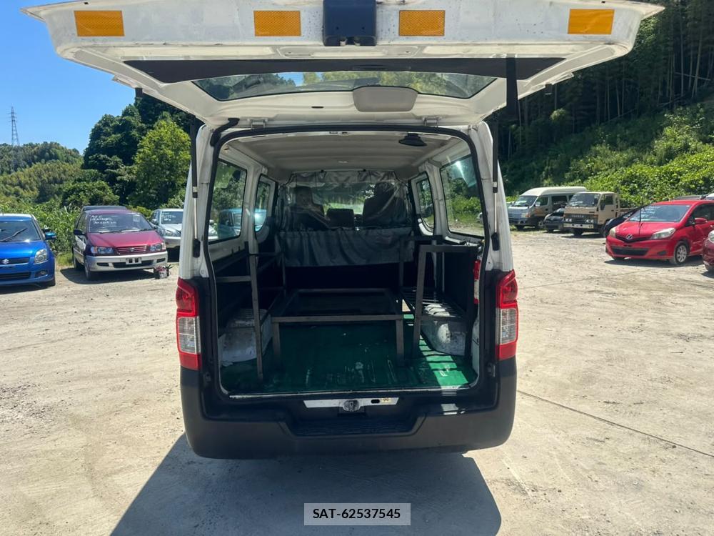 Nissan NV350 Caravan 2020-06 7534194-23