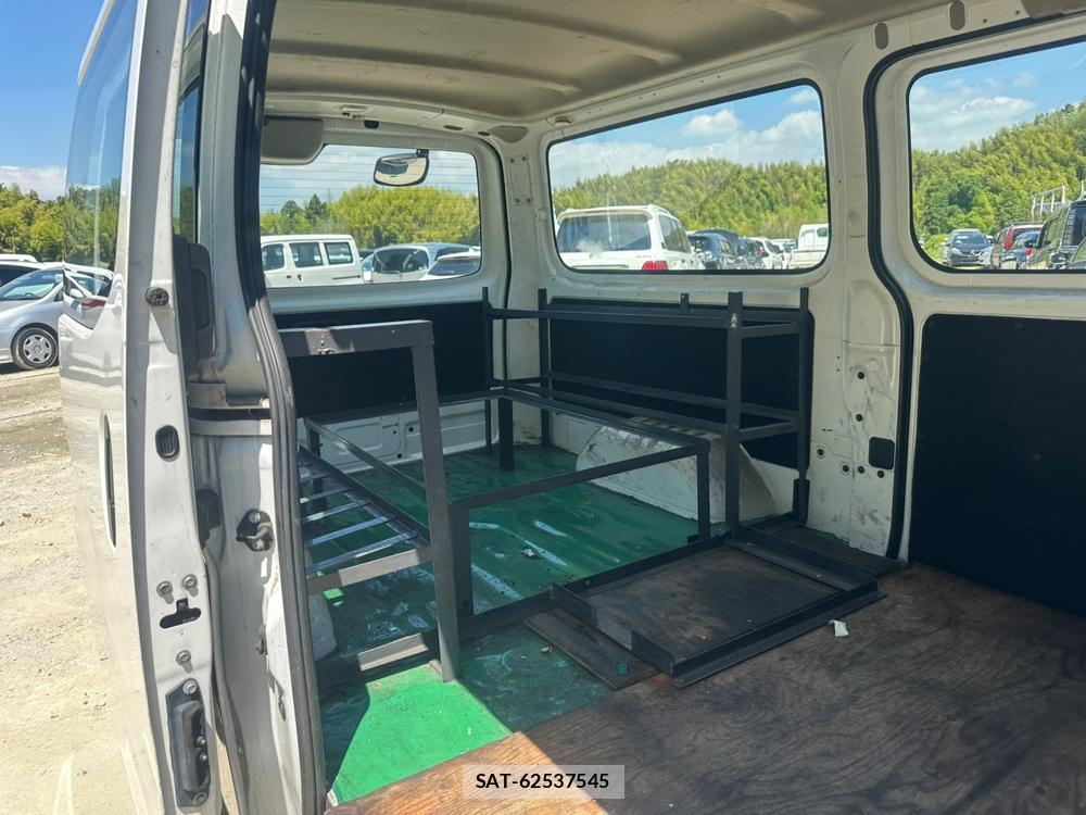 Nissan NV350 Caravan 2020-06 7534194-8