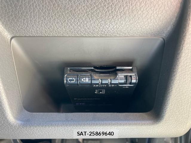 Nissan NV350 Caravan 2012-07 7980438-12
