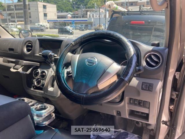 Nissan NV350 Caravan 2012-07 7980438-13
