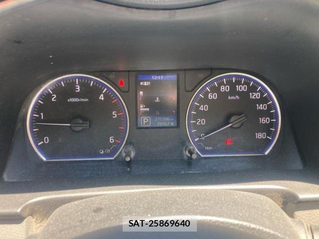 Nissan NV350 Caravan 2012-07 7980438-18