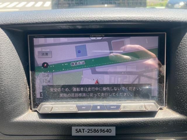 Nissan NV350 Caravan 2012-07 7980438-23