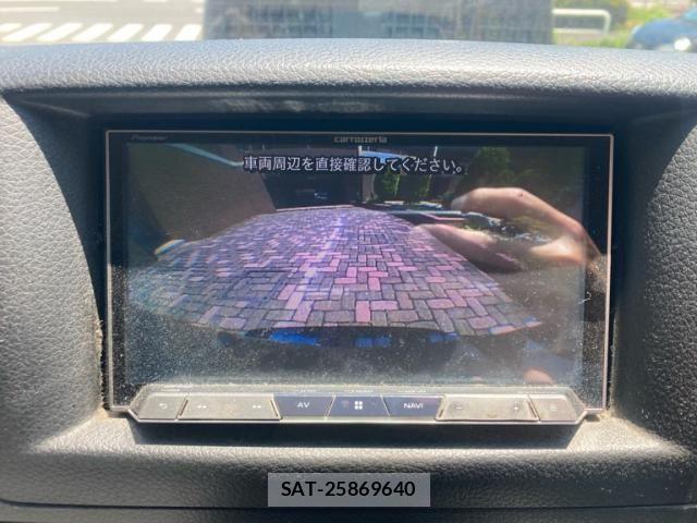 Nissan NV350 Caravan 2012-07 7980438-24