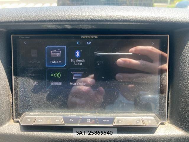 Nissan NV350 Caravan 2012-07 7980438-25