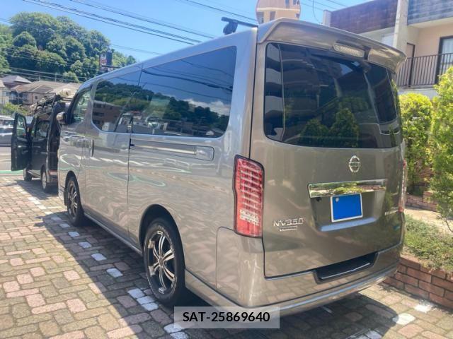 Nissan NV350 Caravan 2012-07 7980438-4