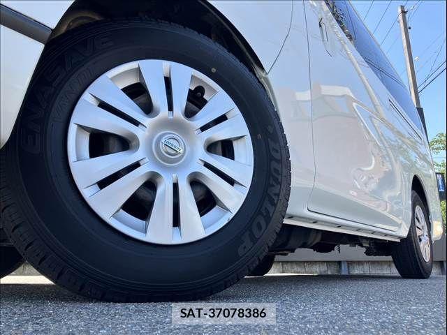 Nissan NV350 Caravan 2017-06 8037408-9