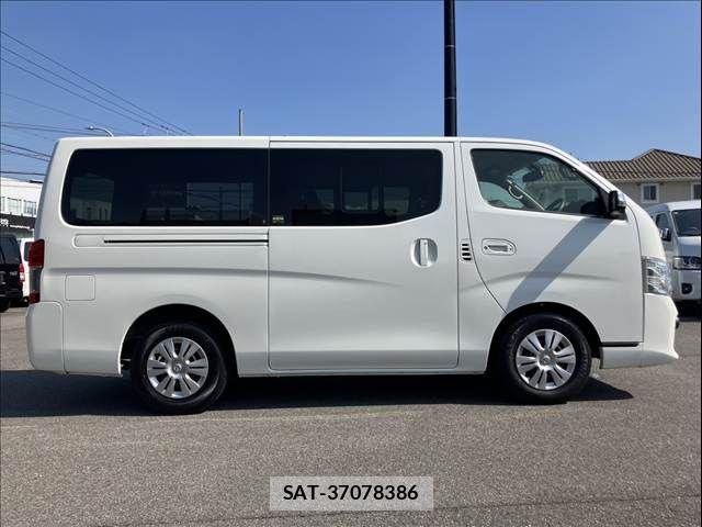 Nissan NV350 Caravan 2017-06 8037408-12
