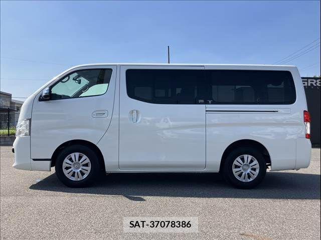 Nissan NV350 Caravan 2017-06 8037408-13